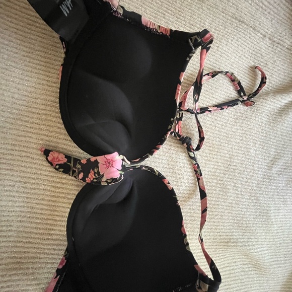 H&M Bikini top super push up cup Size 36C - Picture 2 of 3